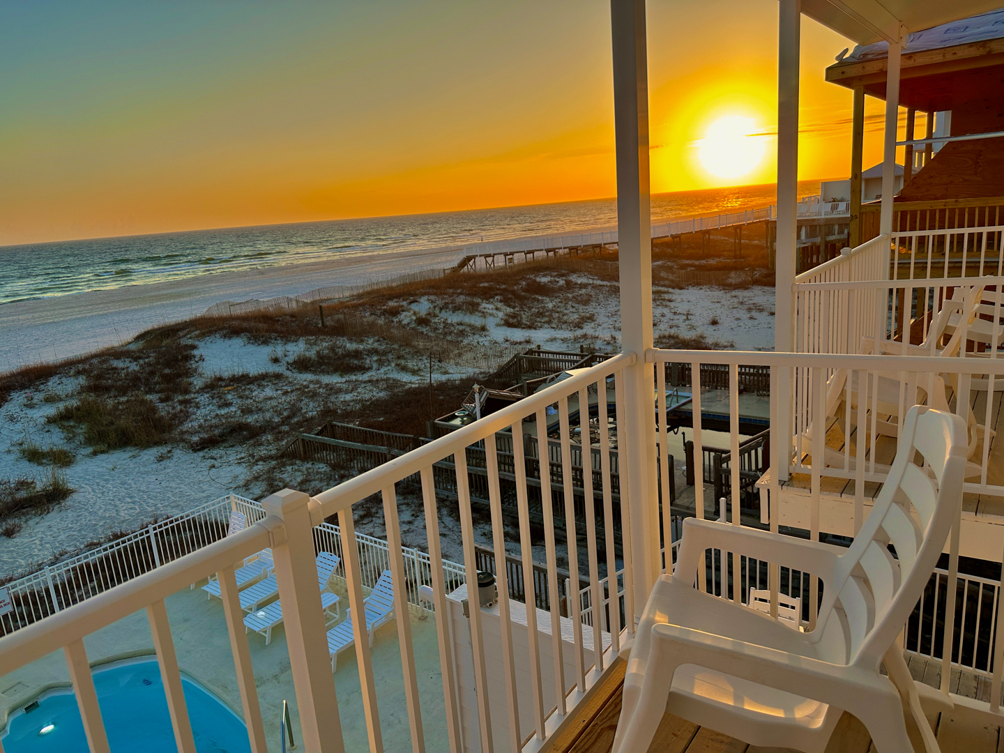 Dolphin View Duplex A - Beachfront Pool - Pet Friendly -4br photo 5